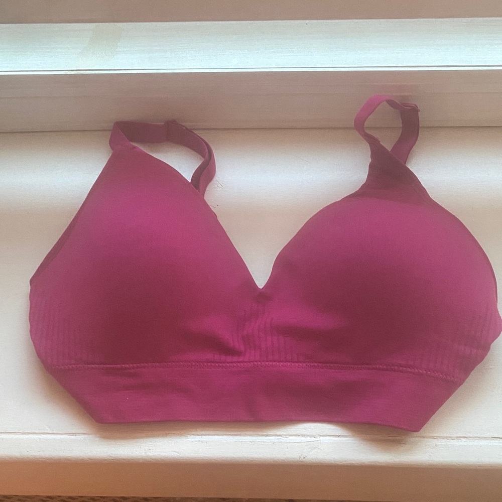 Bali Comfort Revolution Seamless Wirefree Bra Size Small